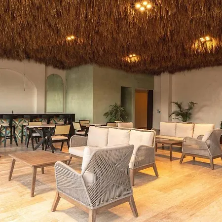 Stylish Tulum Retreat For 6, Near Everything